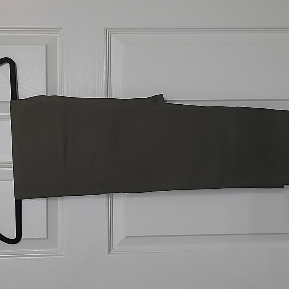 Old Navy olive green Chino pants